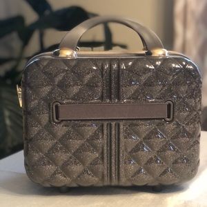 Lightweight impact resistant Toiletry Bag 💄💋💅🏼